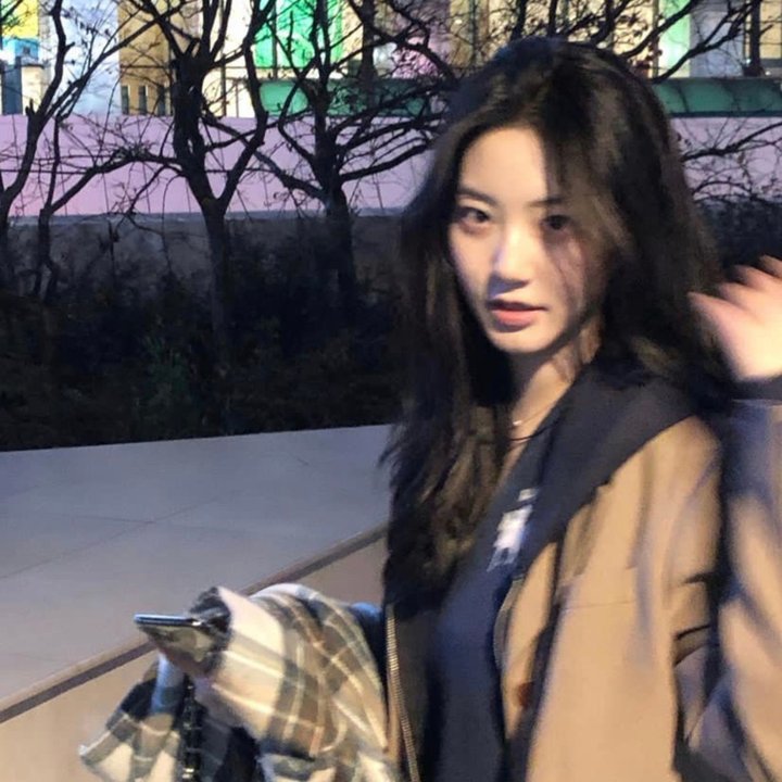 只在那里发光